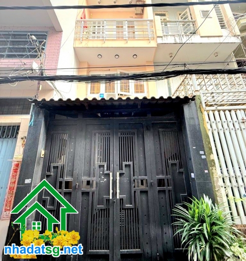 6,9 TỶ – NHÀ ĐẸP KHU CƯ XÁ ĐỒNG TIẾN VIP – QUẬN 103 TẦNG – 4PN – SÁT VẠN HẠNH MALL Thông tin chi tiết:• Diện tích: 41m² (3.1 x 14m) – vuông vức• Kết cấu: 1 trệt 2 lầu, nhà xây kiên cố• Công năng: 4PN – 3WC• Nhà mới đẹp, vào ở ngay – không cần sửa